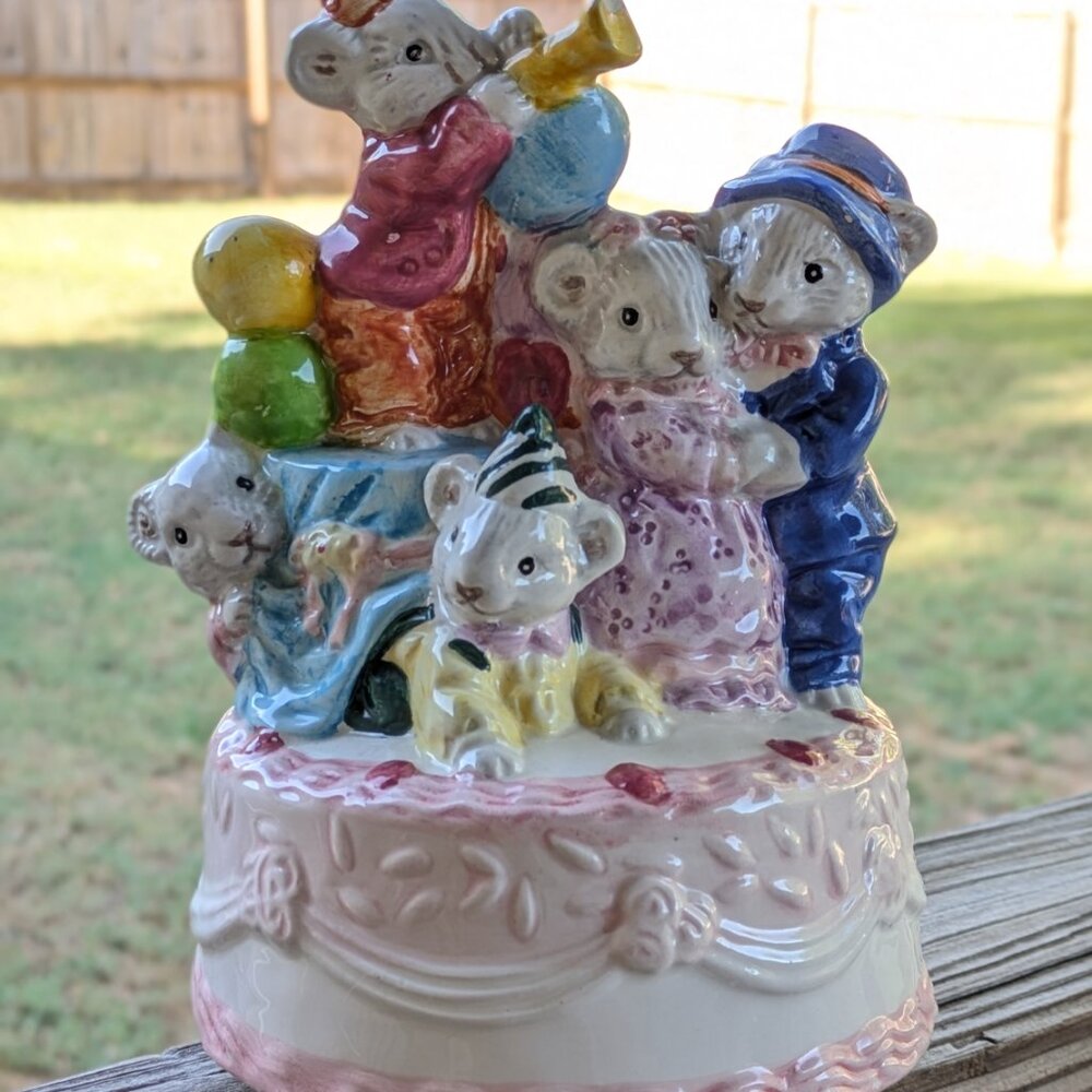 RARE Adorable Collectable Vintage Heritage Mint Mice Birthday Music Box - Picture 2 of 8